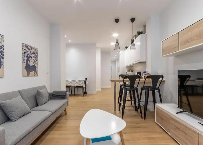 Gran Apto A 5 Min De Casco Viejo. Familias, Grupos